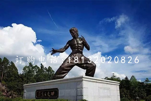 李小龍銅雕，廣場(chǎng)李小龍銅雕