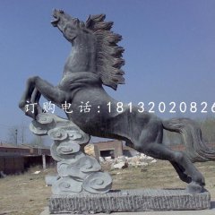 馬踏祥云石雕，青石馬雕塑