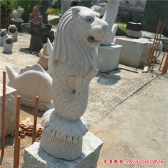 公園噴水魚(yú)尾獅石雕